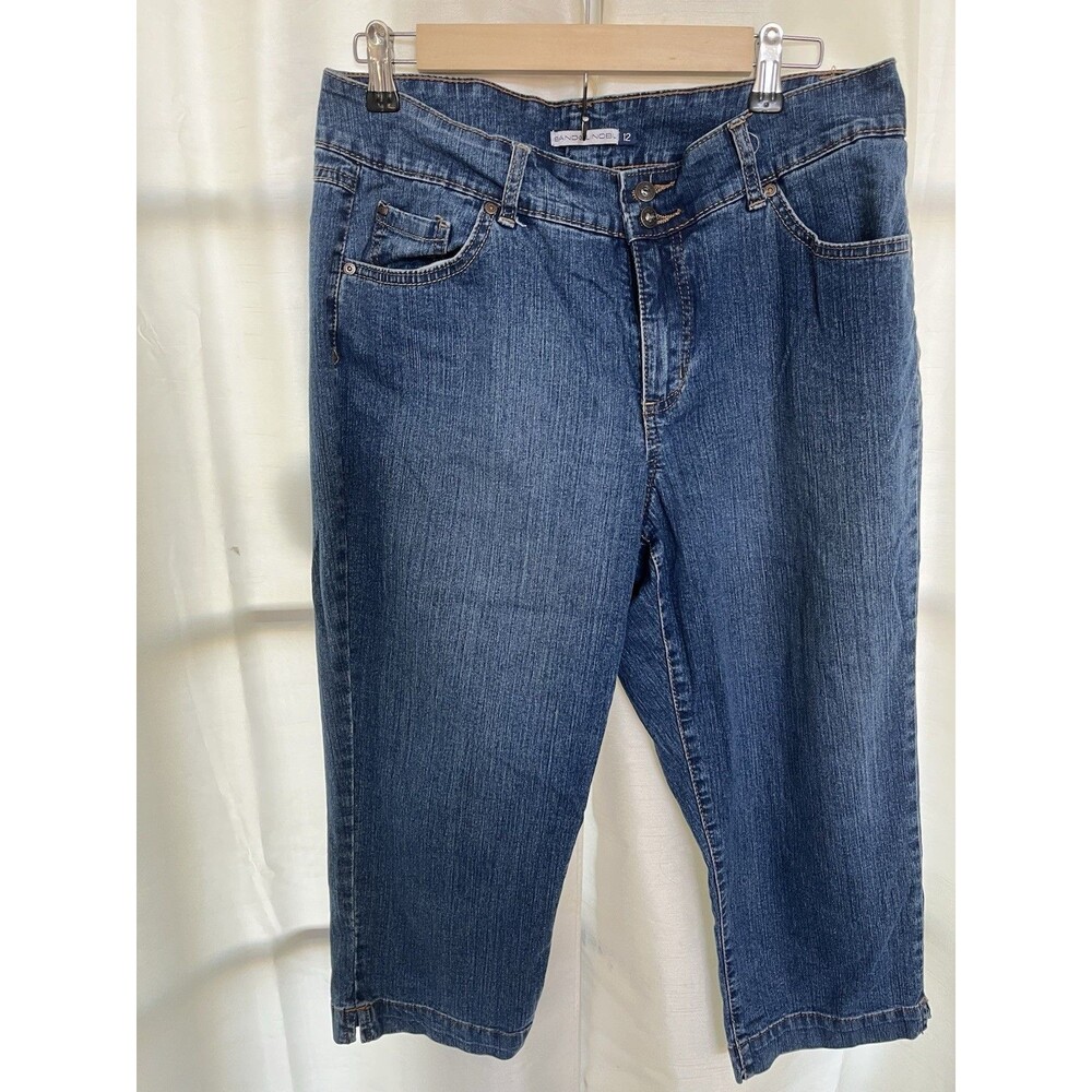 Bandolino Womens Capri Jeans Size12 Medium Wash Blue Denim Casual Minimalist